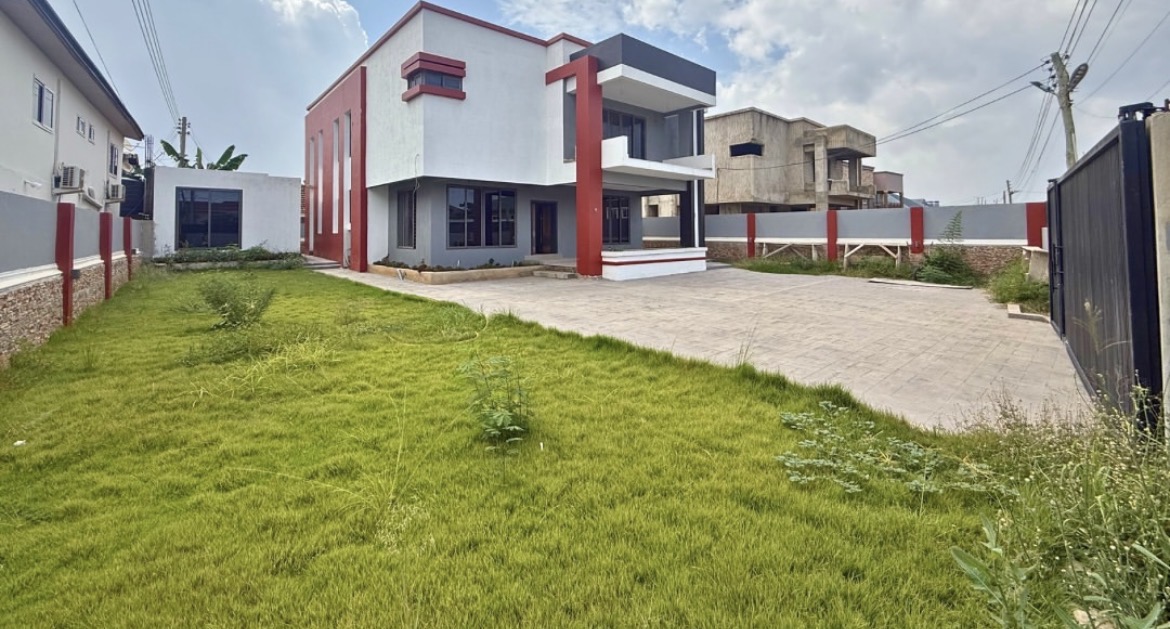 4 BEDROOM + BOYS QUATERS