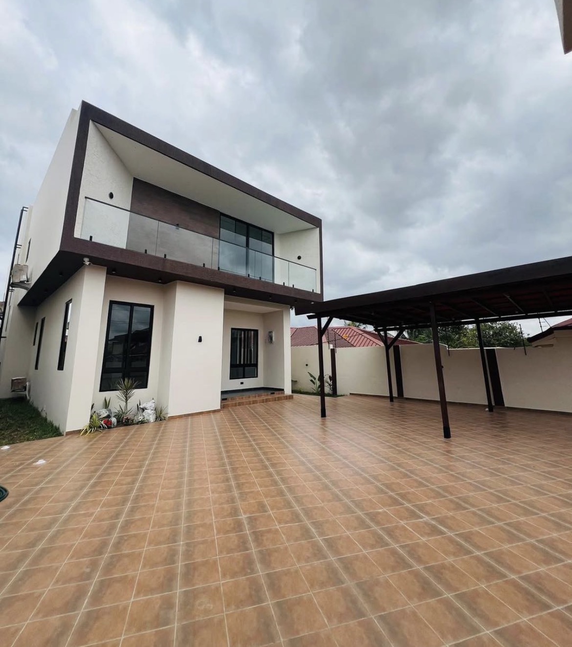 NEWLY BUILT 4 BEDROOM