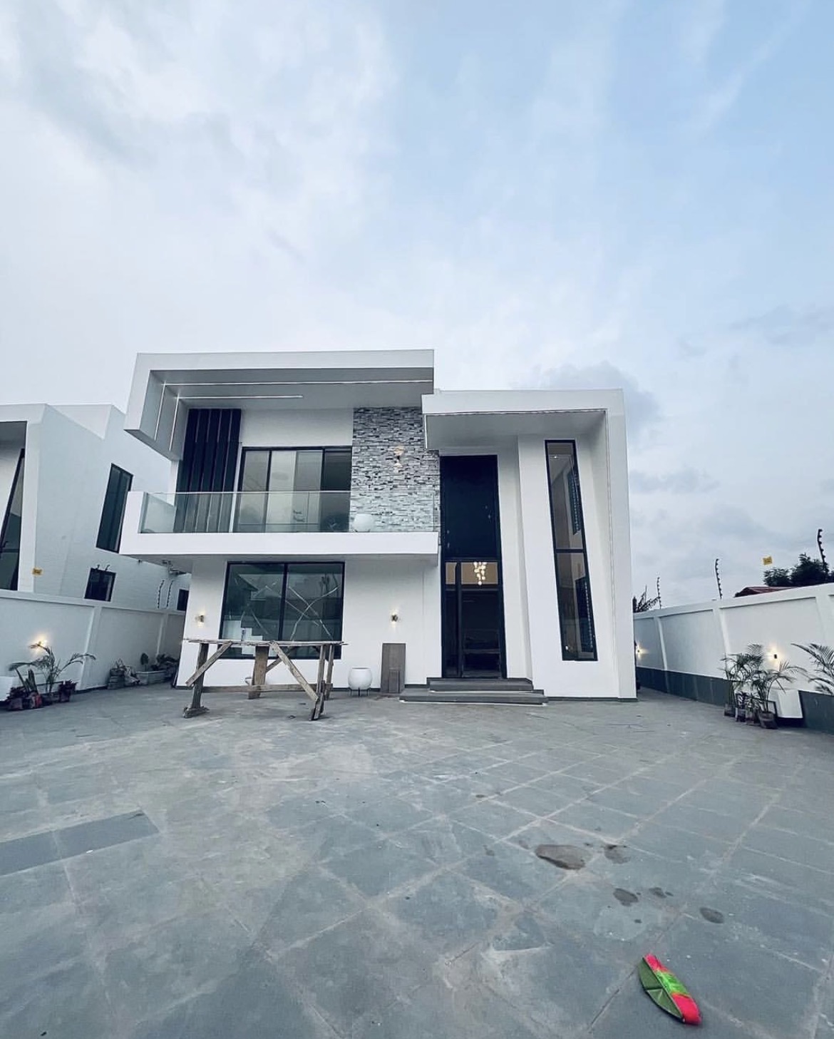 Luxury 4 Bedrooms House With BQ